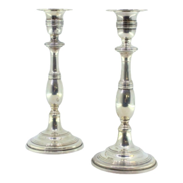 Plain Silver Candlesticks with Friezes on the Circular Bases, Set of 2 For Sale