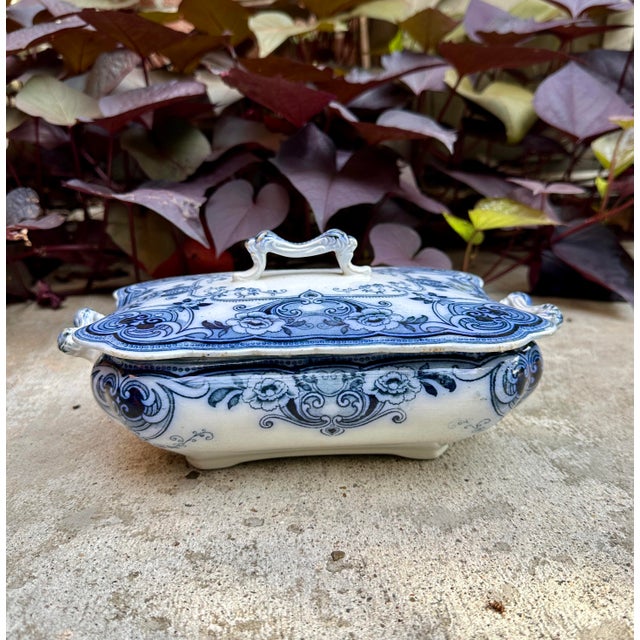 Traditional Antique 19th C. Flow Blue Ford & Sons Porcelain Covered Vegetable or Casserole Dish in Devon Pattern For Sale - Image 3 of 7