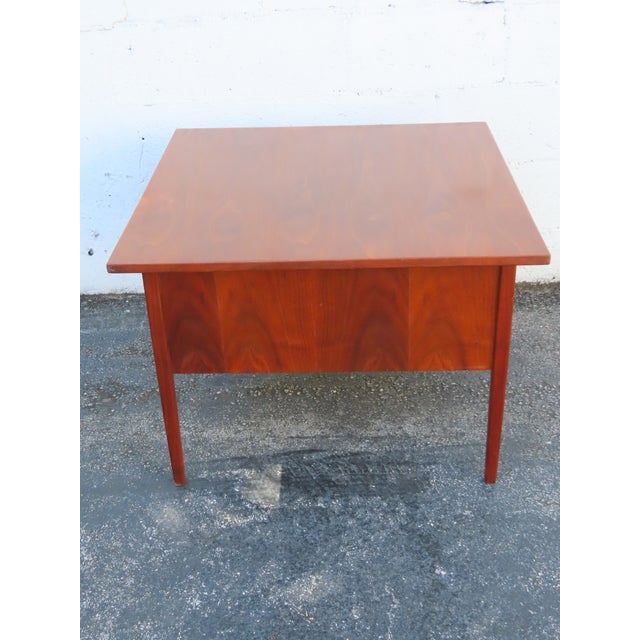 Mid-Century Modern Danish Modern Nightstand Side End Bedside Table 6377 For Sale - Image 3 of 18