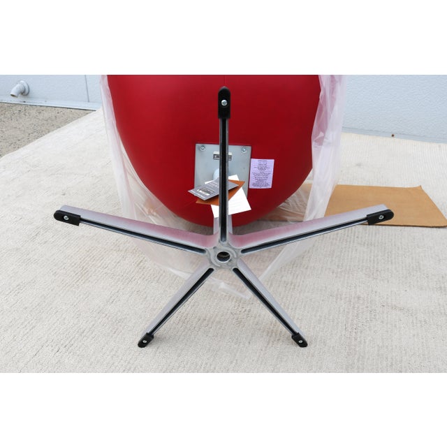 Danish Mid-Century Modern Arne Jacobsen for Fritz Hansen Red Leather Swan Chair, New For Sale - Image 16 of 18