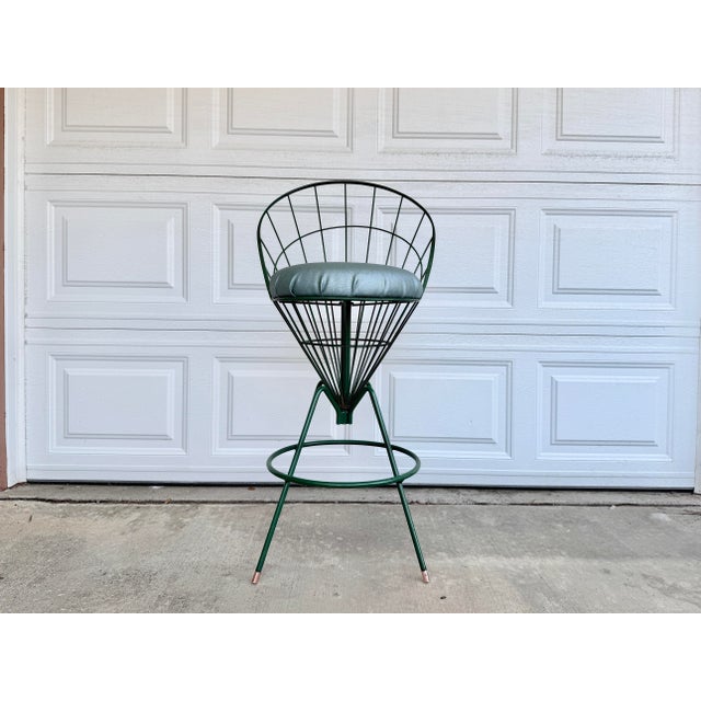 Mid-Century Modern Panton-Style Mid Century Modern Green Wire Bar Stool With Sculptural Spindle Back Mid-Century Modern | 1950s–60s For Sale - Image 3 of 10