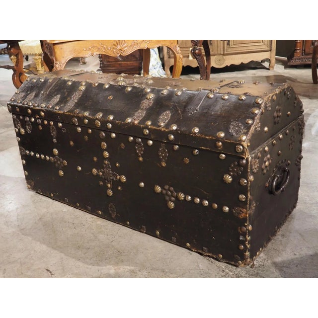 18th Century Spanish Leather Trunk With Large Studded Nailhead Decoration For Sale - Image 13 of 13