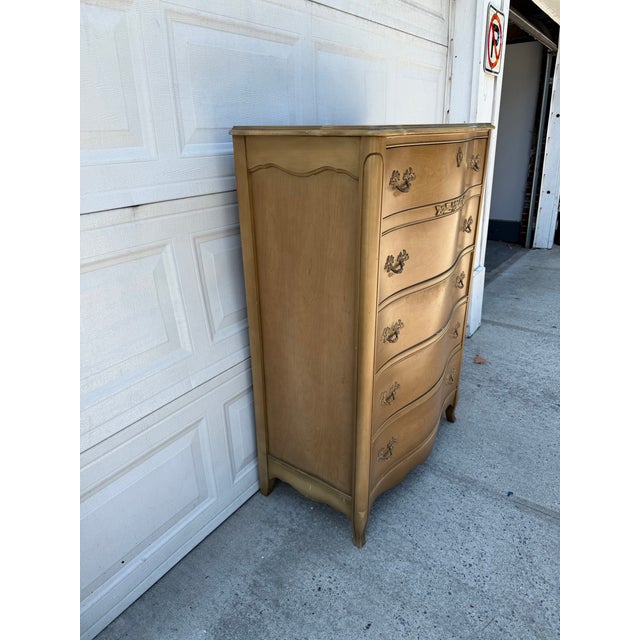 Bassett Furniture Vintage French Provincial Louis XV Style Tallboy Chest of Drawers For Sale - Image 4 of 12