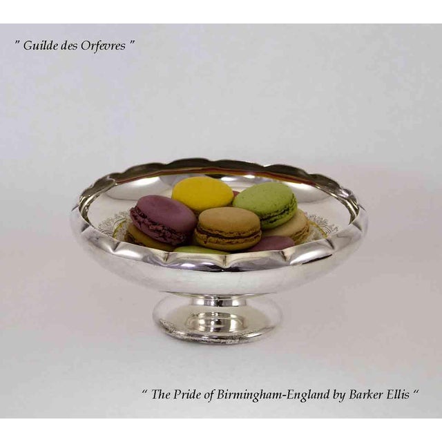 Barker Brothers & Cie 1970s New Silve Round Shaped Fruit & Sweet Dish, Embossed by Barker Ellis for I. Freeman & Sons For Sale - Image 4 of 17