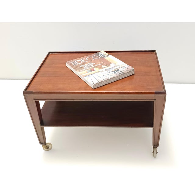 Mid-Century Modern Vintage Italian Walnut Coffee Table with Casters by Paolo Buffa, 1940s For Sale - Image 3 of 11