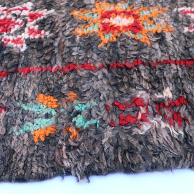 1980s Moroccan Vintage Handmade Rug - 6'0" X 9'1" Ft For Sale In Cleveland - Image 6 of 7