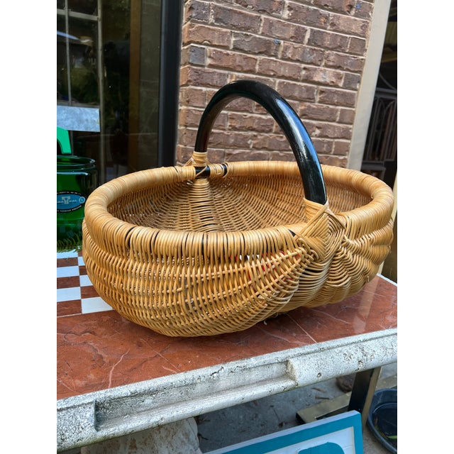 Rustic European 1970s Oversized Butt Basket With Ebonized Handle For Sale - Image 3 of 8