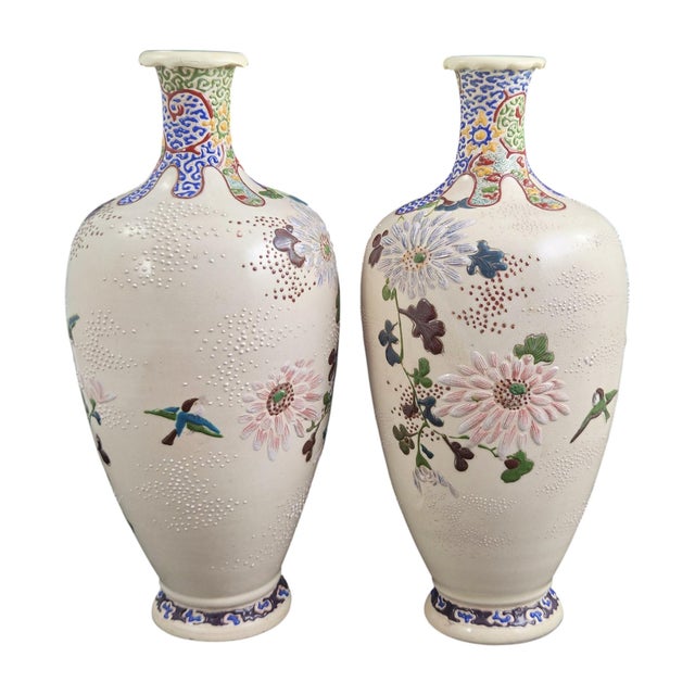 19th Century Kyoto Satsuma Moriage Vases in the style of Chikusai, 1890s, Set of 2 For Sale - Image 5 of 15