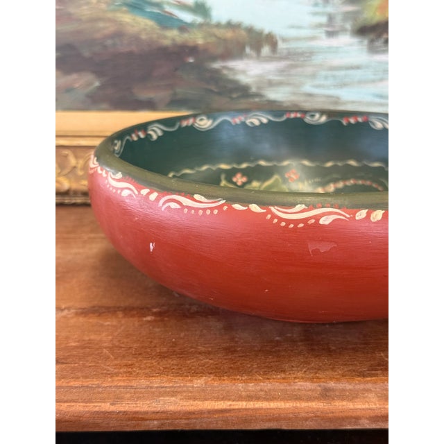 1970s Signed Vintage Hand-Painted Norwegian Rosemaling Style Bowl - Scandinavian Folk Art, Toleware Decorative Style, Red & Green Floral Design For Sale - Image 5 of 7