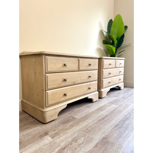 A beautiful pair of vintage four drawer chests. These could be perfect for large bedside tables or matching chests for...