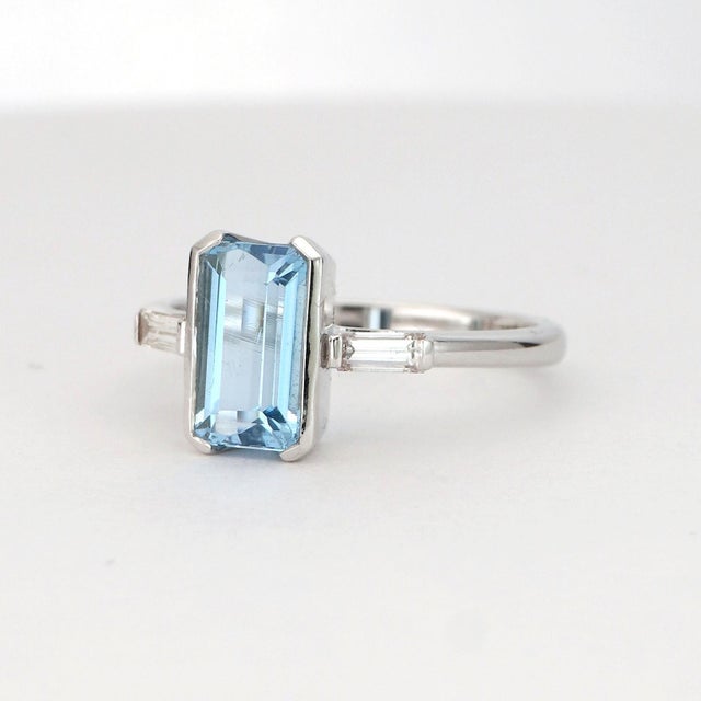 14k White Gold Ring With Octagon Aquamarine and Diamonds For Sale - Image 14 of 18