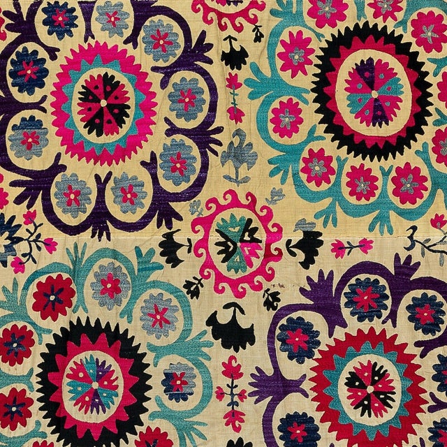 Contemporary 6x9.6 Ft Silk Embroidery Throw. Floral 1970s Suzani Tapestry. Uzbek Wall Hanging For Sale - Image 3 of 4