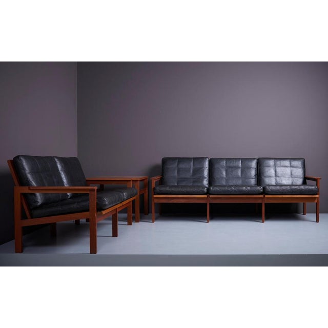 Black Leather Sofas & Side Table from Illum Wikkelso Capella, Denmark, 1960s, Set of 3 For Sale - Image 3 of 17