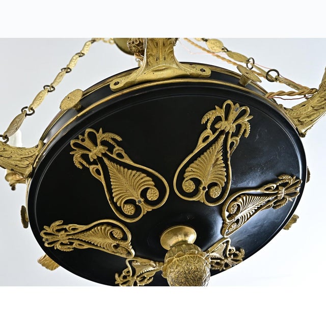 Early 19th Century French Empire Quality Brass and Tole Chandelier For Sale - Image 10 of 12