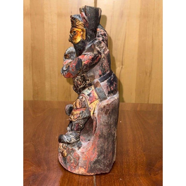 Gold Chinese Polychrome Wooden Wooden Sculpture of the Qing Dynasty, 18th Century. For Sale - Image 8 of 17