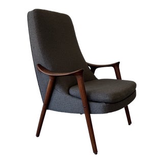 1950s Mid-Century Modern Norwegian Møre Lenestolfabrikk Klarinett Teak Lounge Chair For Sale