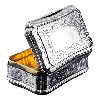 Antique Silver Table Snuff Box by Edward Smith, 1854 For Sale