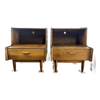 Mid-Century Russel Wright for Conant Ball Nightstands For Sale