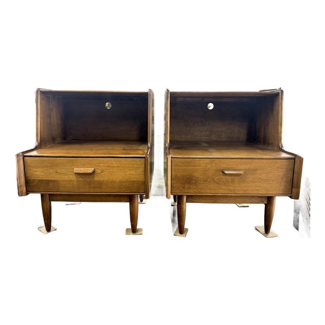 Mid-Century Russel Wright for Conant Ball Nightstands For Sale
