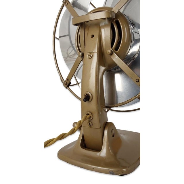 Metal Vintage Circa 1931 Aeg Germany Art Deco Modern Desk Fan For Sale - Image 7 of 10