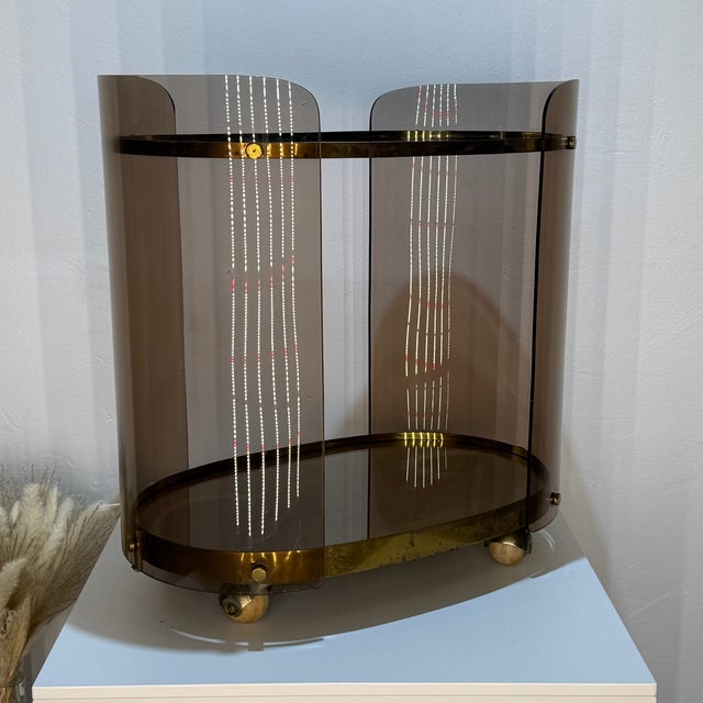 Italian Space Age Serving Trolley in Acrylic and Brass, 1968 For Sale - Image 4 of 18