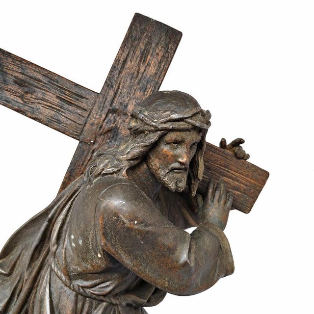 Christ Carrying the Cross in Bronze For Sale - Image 3 of 9