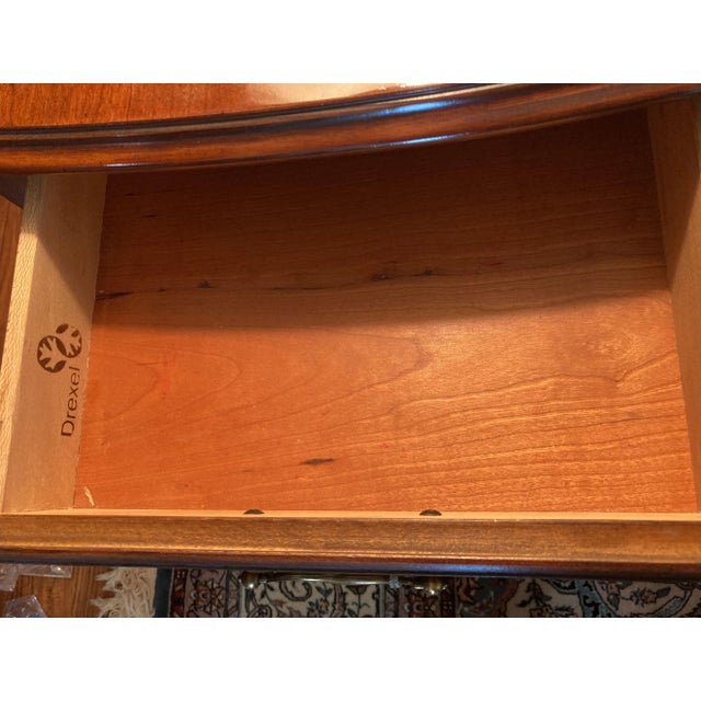 1980s Traditional Chippendale Drexel Cherry Single Drawer Pembroke Side Table For Sale - Image 9 of 12