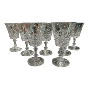 Set of 7 Crystal Wine Glasses in the Tuilleries Villandry Pattern - French Maker Crystal D’Arques - Durand, 1980s