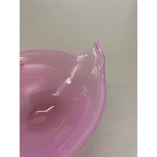 Large Italian Shell Bowl in Pink Opaline Murano Glass, 1970s For Sale - Image 13 of 18