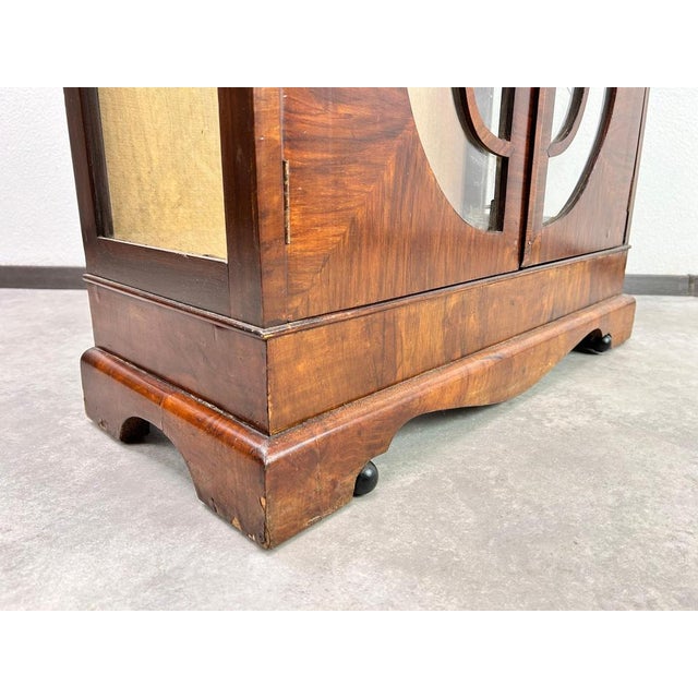 Small Art Deco Display Cabinet in Walnut, 1930s For Sale - Image 9 of 14