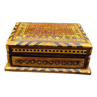 Vintage 1980s Moroccan Marquetry Mother of Pearl Trinket Jewelry Table Box For Sale