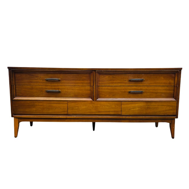 Vintage Mid-Century Modern Walnut 7-Drawer Lowboy Dresser by Dixie Furniture – 1960s MCM Long Dresser With Sculptural Hardware & Tapered Legs For Sale - Image 14 of 14