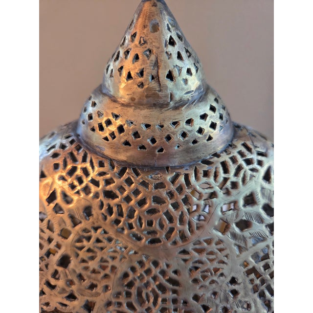 Antique Moorish Moroccan Pierced Brass Table Lamp For Sale In Indianapolis - Image 6 of 14