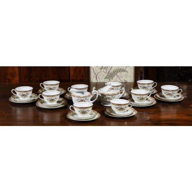 Gold 10-Person Tea Service Including Cups with Saucers, Milk Jugs and Sugar Bowls from HHP, Japan, 1950s, Set of 32 For Sale - Image 8 of 9