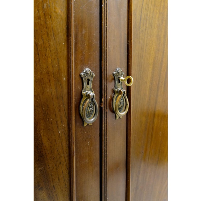 Early 20th Century Waring & Gillow Walnut Burl Houskeeper Press With Original Metal Plaque For Sale - Image 5 of 8