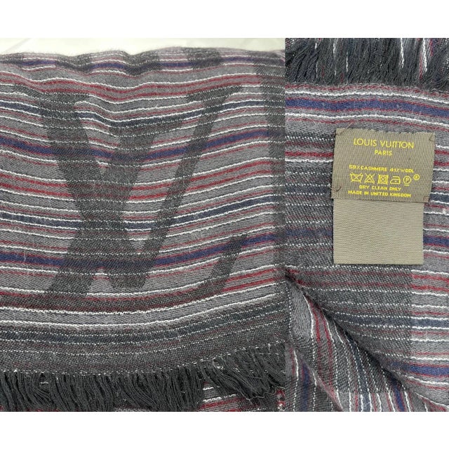 Contemporary Louis Vuitton Dark Grey Stripe Cashmere Wool Shawl Scarf For Sale - Image 3 of 3