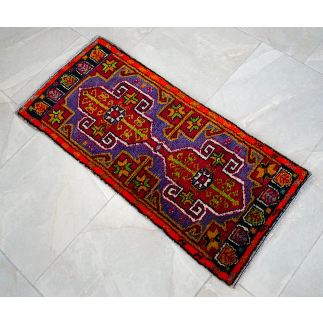 Purple 1970s Hand Made Turkish Mat Rug Small Rug Kitchen Mat Organic Wool - 1'7" X 3'3" For Sale - Image 8 of 11