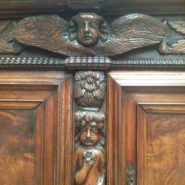 Antique Four-Leaf Cabinet in Walnut, 1700s For Sale - Image 4 of 12