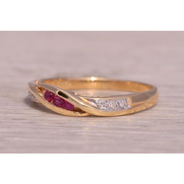 1990s The Ruby Whisper: Ruby and Natural Diamond Ring in Yellow Gold For Sale - Image 5 of 11