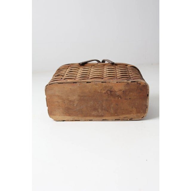 Antique Hawkeye Basket Insulated Picnic Basket For Sale - Image 10 of 13