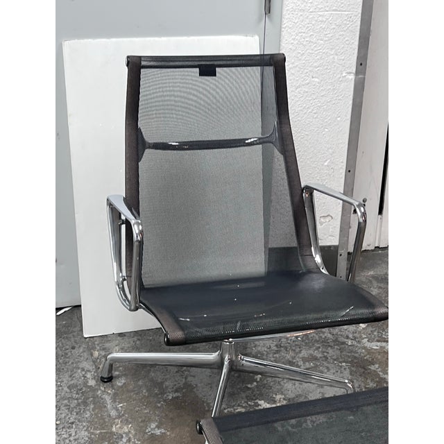 Vitra Charles & Ray Eames for Vitra Eames Aluminium Group Mesh Lounge Chair + Ottoman For Sale - Image 4 of 12