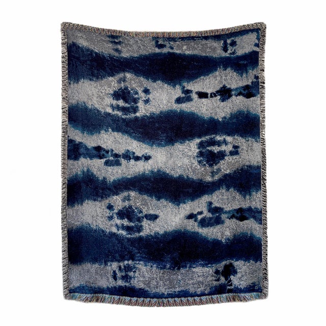 Contemporary Rousseau Silver Pleat Abstract Pattern Fringed Throw Blanket For Sale - Image 3 of 7