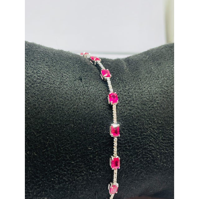 Natural 18k Gold Ruby 3.71ct & Diamond 0.39ct Bracelet For Sale In New York - Image 6 of 9