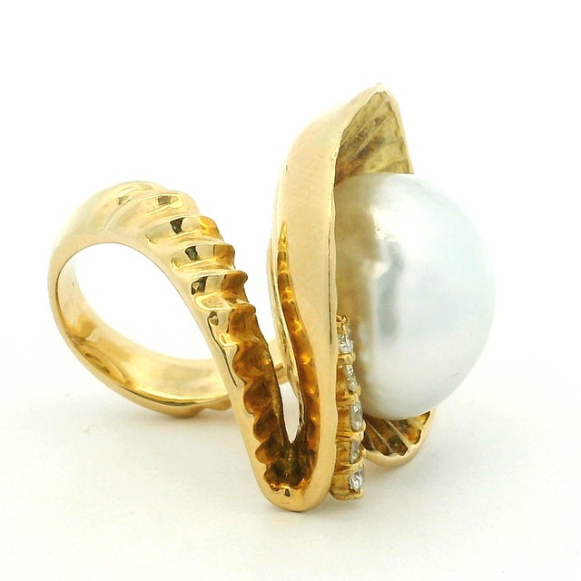 Vintage Italian 18k Gold South Sea Pearl and Diamond Cocktail Ring, 1970s, Size 5.5 For Sale - Image 4 of 15