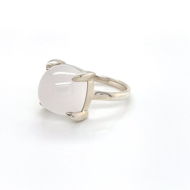 Experience the elegance of Tiffany & Co. with this exquisite Picasso Sugar Stack milky quartz gem ring, crafted in...