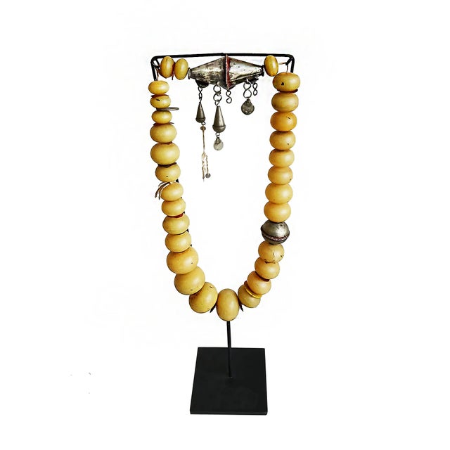 Berber Copal Amber and Silver Necklace, Early 20th Century For Sale - Image 4 of 12