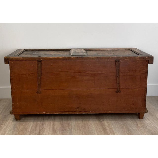 Dowry Chest, American Circa 1810 For Sale - Image 4 of 8