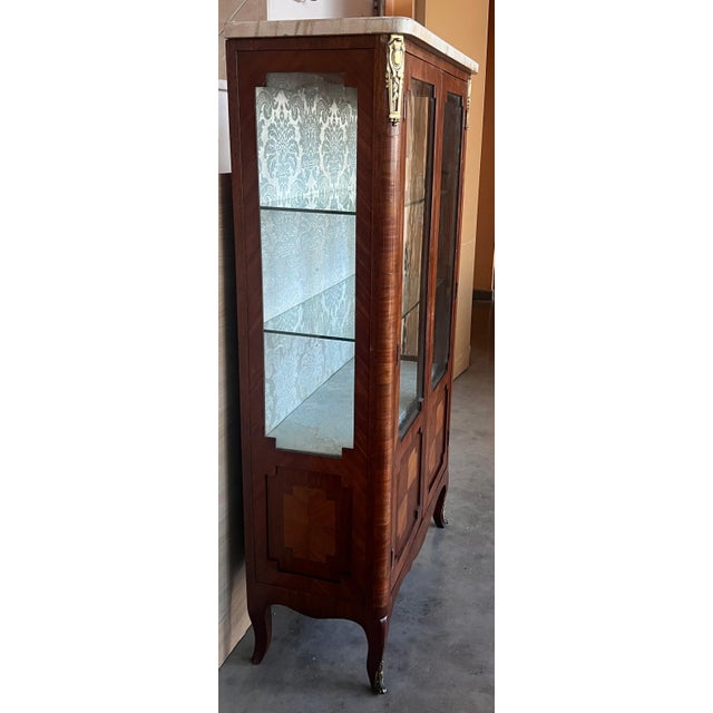 Brown Late 19th Century Louis XVI Style Showcase Vitrine in Walnut with Geometrical Marquetry For Sale - Image 8 of 18