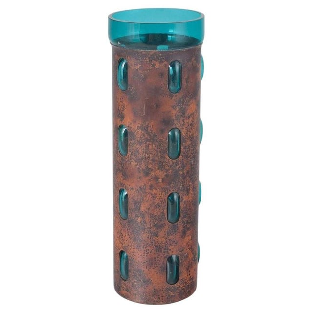 Vase in Hammered Copper with Bluish-Green Glass Insert by Nanny Still for Raak For Sale - Image 5 of 5