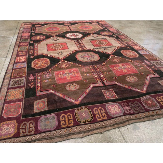 Galerie Shabab Collection Mid-20th Century Handmade Turkish Tribal Room Size Rug For Sale In New York - Image 6 of 8
